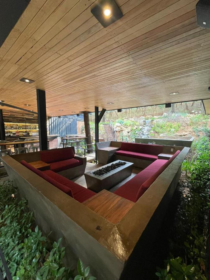 Hotel Oxu Solo Adultos Valle de Bravo Luaran gambar